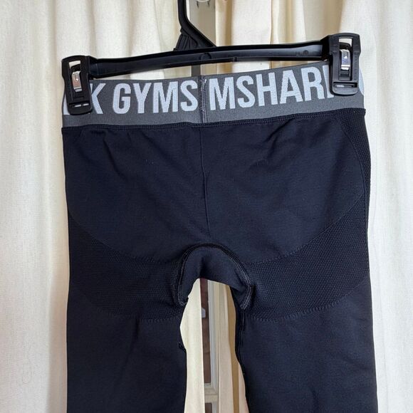 Gymshark Black 3/4 Leggings With Signature Waist Band Size XS - Picture 4 of 5